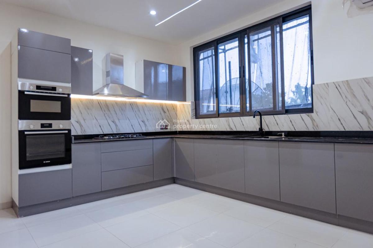 Fully Serviced 4 Bedroom Maisonette with Bq at Ikoyi, 5 Minutes Drive to Ikoyi Club, Ikoyi, Lagos, Flat / Apartment for Sale