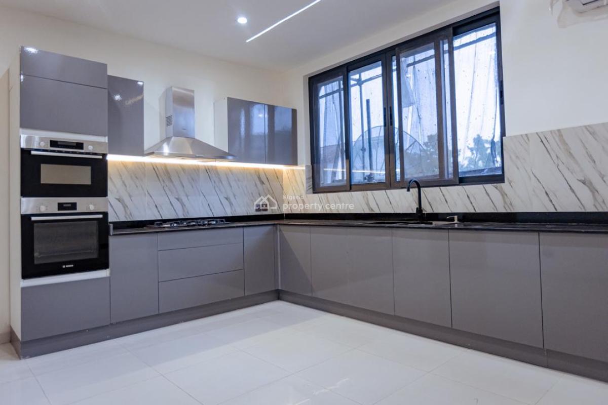 Fully Serviced 4 Bedroom Maisonette with Bq at Ikoyi, 5 Minutes Drive to Ikoyi Club, Ikoyi, Lagos, Flat / Apartment for Sale