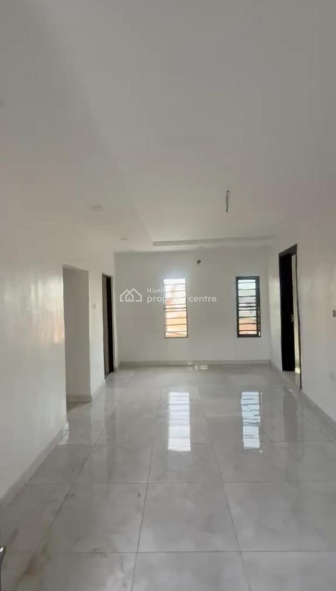 Lovely 3 Bedroom Flat, Jimoh Agunbiade Street, Ijesha, Surulere, Lagos, Flat / Apartment for Rent