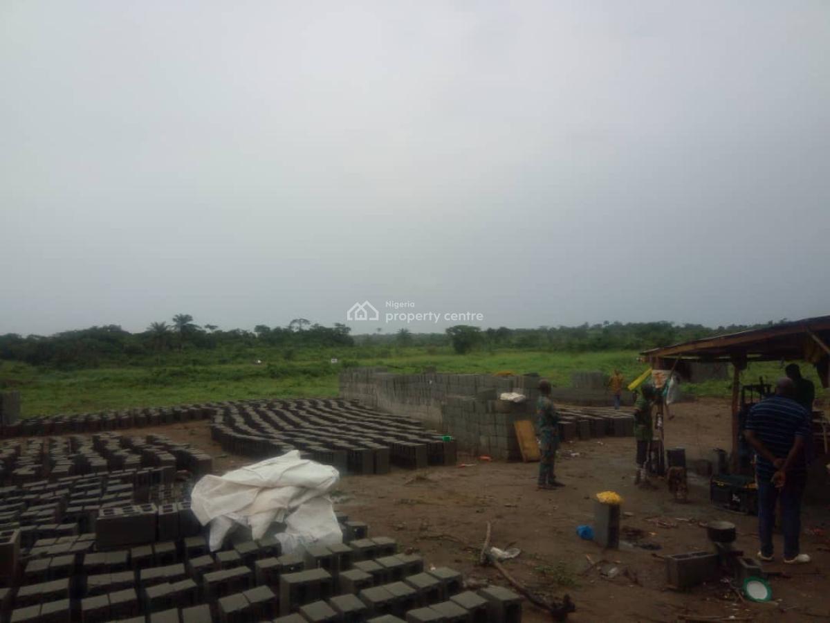 300 Acres of Prime Land Available -- Lagos-ibadan, Mowe Ofada, Ogun, Mixed-use Land for Sale