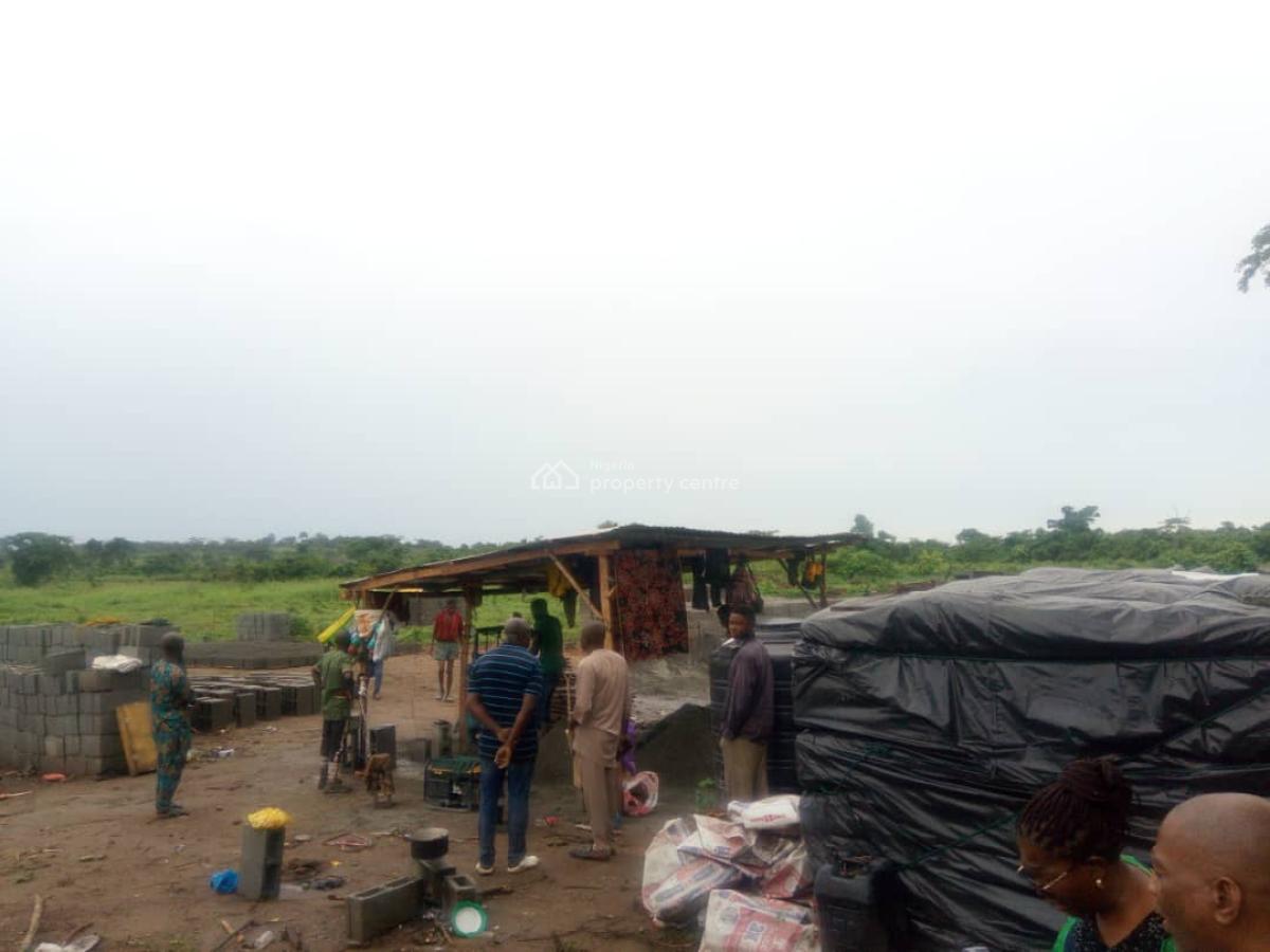 300 Acres of Prime Land Available -- Lagos-ibadan, Mowe Ofada, Ogun, Mixed-use Land for Sale