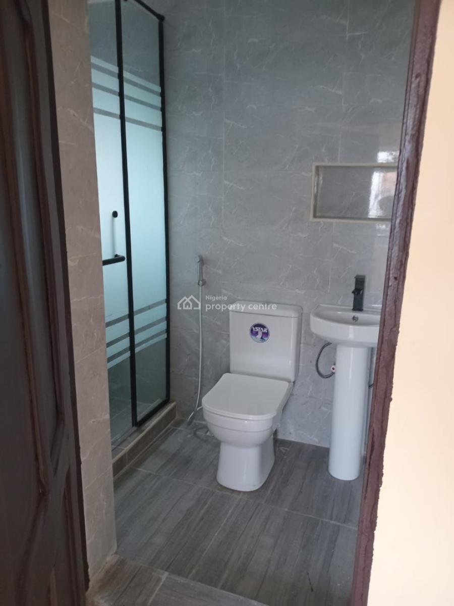 3 Bedroom Spacious Flat, Oyediran Sabo, Yaba, Lagos, Flat / Apartment for Rent