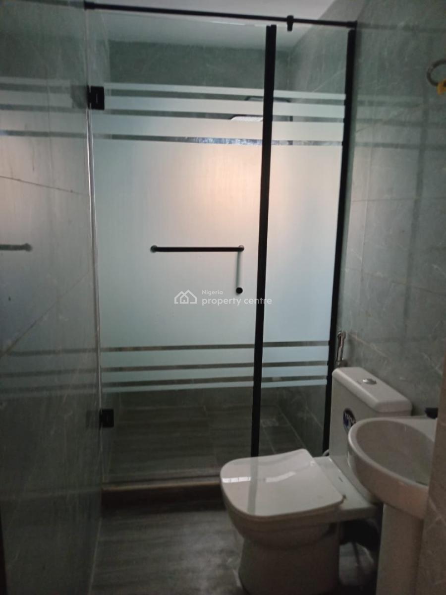3 Bedroom Spacious Flat, Oyediran Sabo, Yaba, Lagos, Flat / Apartment for Rent