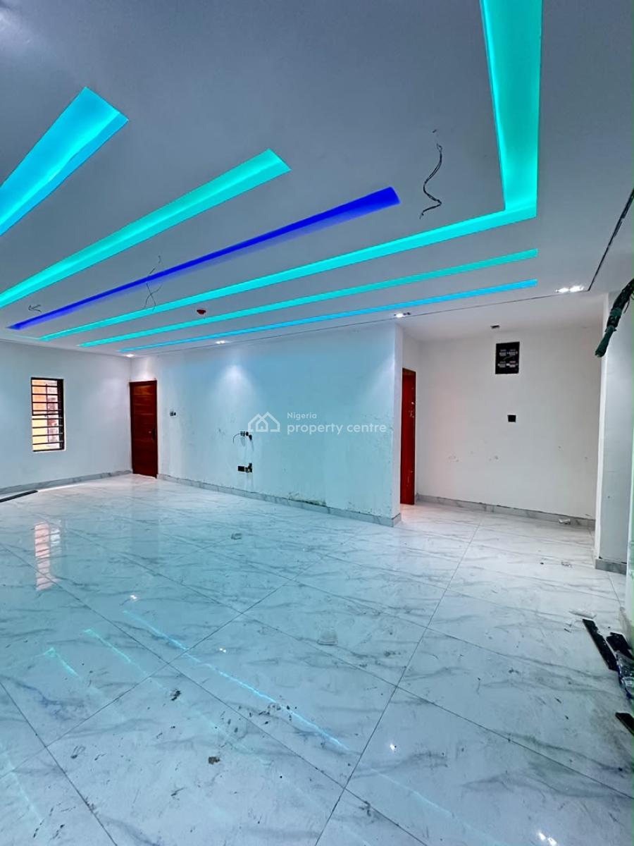 Exquisite Luxury Spacious 3 Bedroom Apartment with Gym, Swimming Pool, Lekki Phase 1, Lekki, Lagos, Block of Flats for Sale
