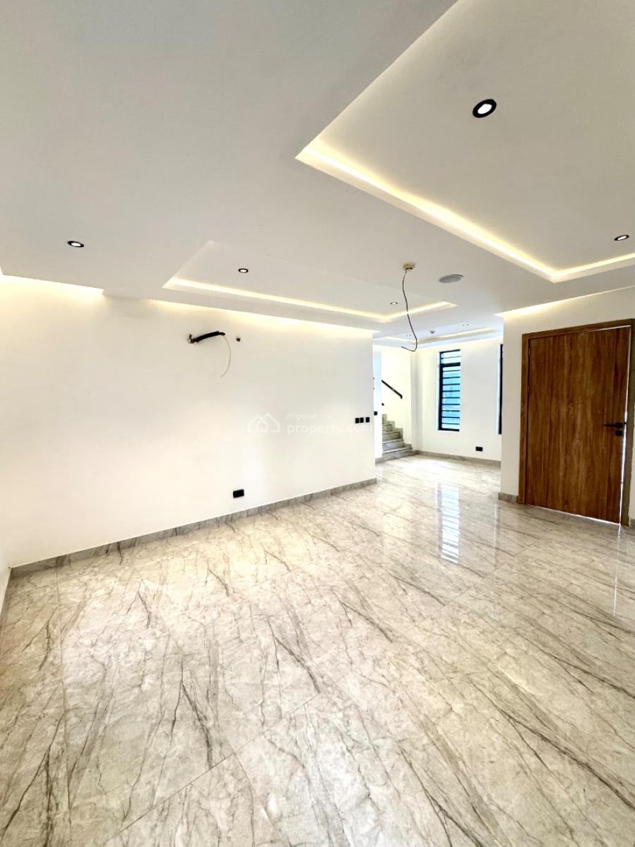 𝐁𝐑𝐀𝐍𝐃 𝐍𝐄𝐖 4 𝐁𝐄𝐃𝐑𝐎𝐎𝐌 𝐓𝐄𝐑𝐑𝐀𝐂𝐄 𝐃𝐔𝐏𝐋𝐄𝐗, Lekki Phase 1, Lekki, Lagos, Terraced Duplex for Rent