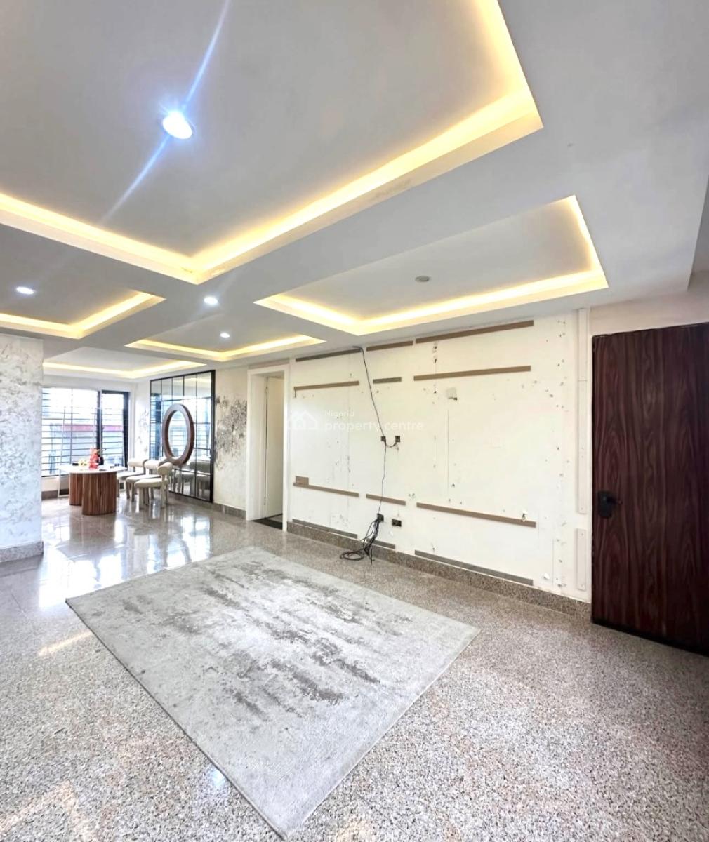 𝐖𝐄𝐋𝐋 𝐌𝐀𝐈𝐍𝐓𝐀𝐈𝐍𝐄𝐃 4 𝐁𝐄𝐃𝐑𝐎𝐎𝐌 𝐌𝐀𝐈𝐒𝐎𝐍𝐄𝐓𝐓𝐄, Lekki Phase 1, Lekki, Lagos, Flat / Apartment for Rent