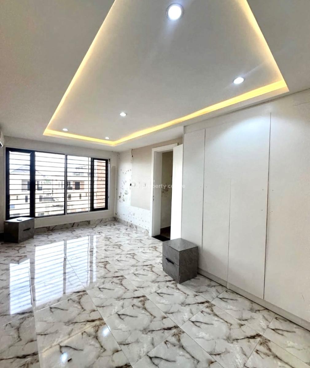 𝐖𝐄𝐋𝐋 𝐌𝐀𝐈𝐍𝐓𝐀𝐈𝐍𝐄𝐃 4 𝐁𝐄𝐃𝐑𝐎𝐎𝐌 𝐌𝐀𝐈𝐒𝐎𝐍𝐄𝐓𝐓𝐄, Lekki Phase 1, Lekki, Lagos, Flat / Apartment for Rent