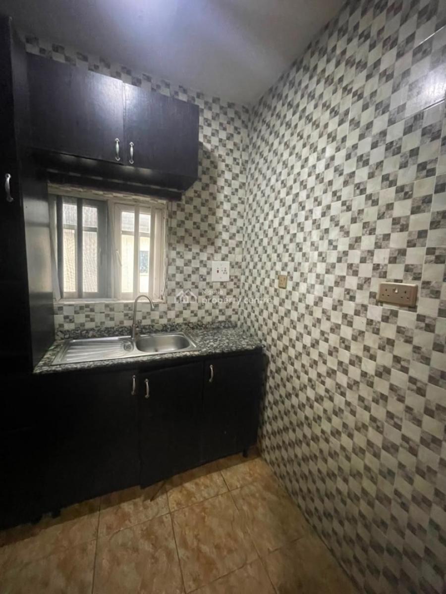 Unfurnished Spacious and Standard Mini Flat Upstairs, Off Freedom Way, Lekki Phase 1, Lekki, Lagos, Mini Flat (room and Parlour) for Rent