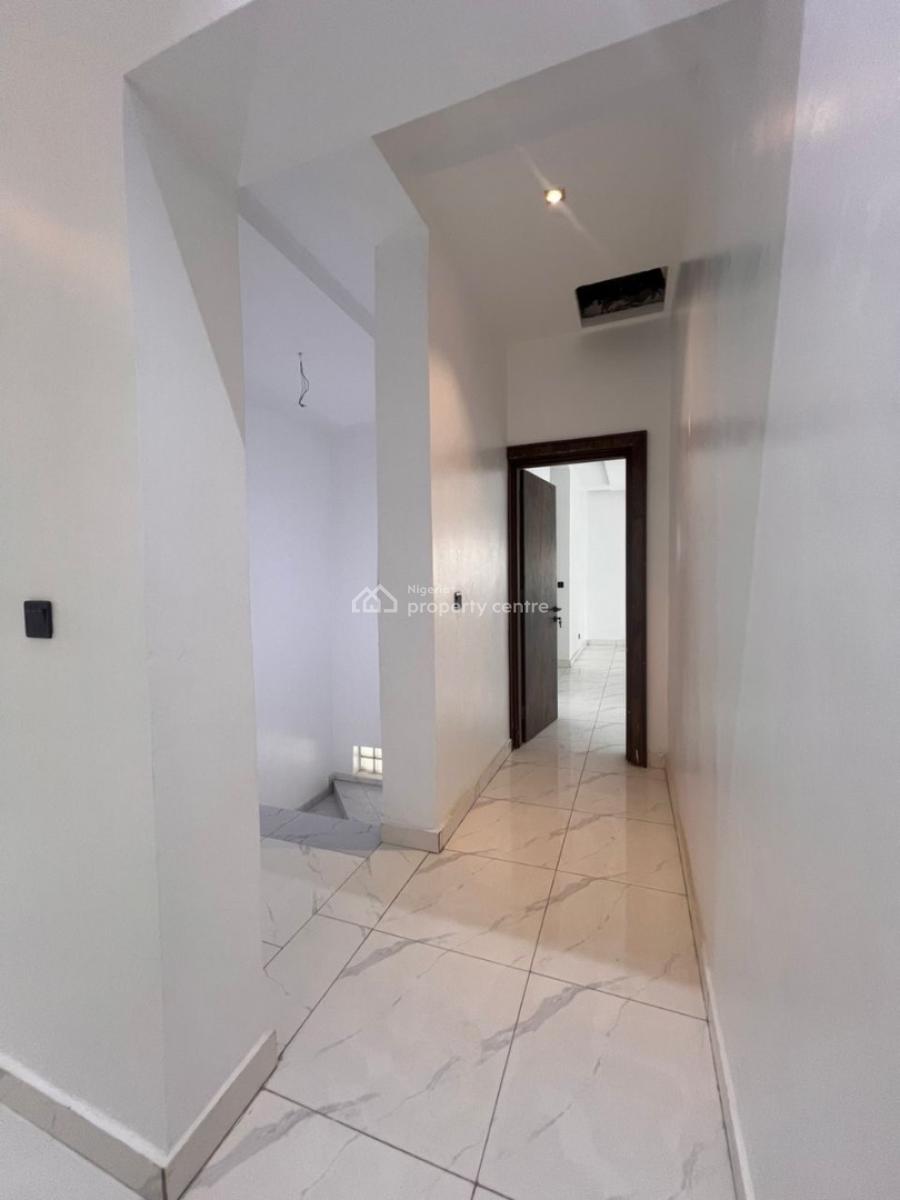 Spacious Service 4 Bedroom Terrace, Guzape District, Abuja, Terraced Duplex for Rent