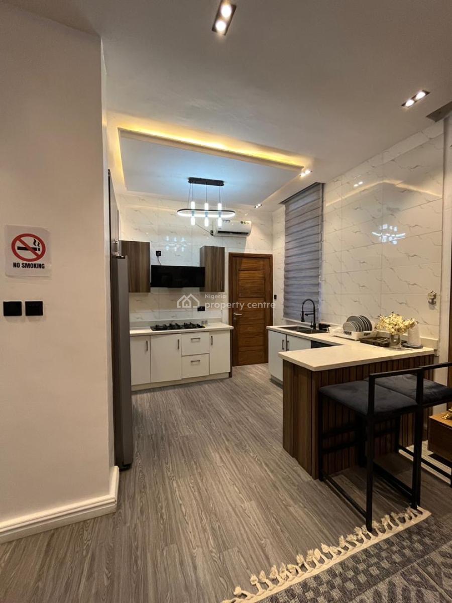 4 Bedroom Apartment with Swimming Pool, Gym, Snooker Board, Table, Lekki Phase 1, Lekki, Lagos, Flat / Apartment Short Let