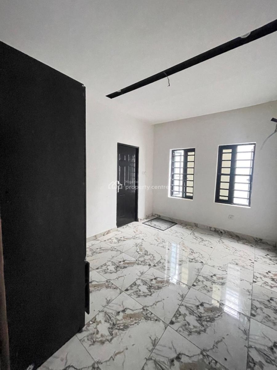 Luxury 3 Bedroom Apartment Upstairs, Sangotedo, Ajah, Lagos, Flat / Apartment for Rent