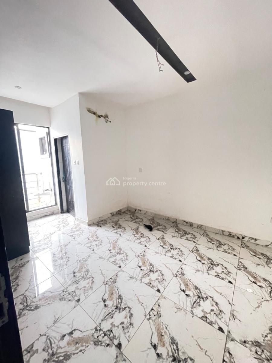 Luxury 3 Bedroom Apartment Upstairs, Sangotedo, Ajah, Lagos, Flat / Apartment for Rent