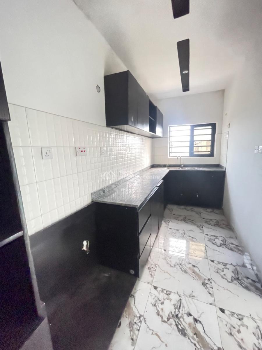 Luxury 3 Bedroom Apartment Upstairs, Sangotedo, Ajah, Lagos, Flat / Apartment for Rent