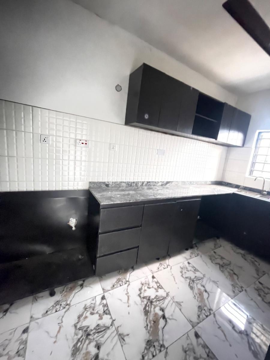 Luxury 3 Bedroom Apartment Upstairs, Sangotedo, Ajah, Lagos, Flat / Apartment for Rent