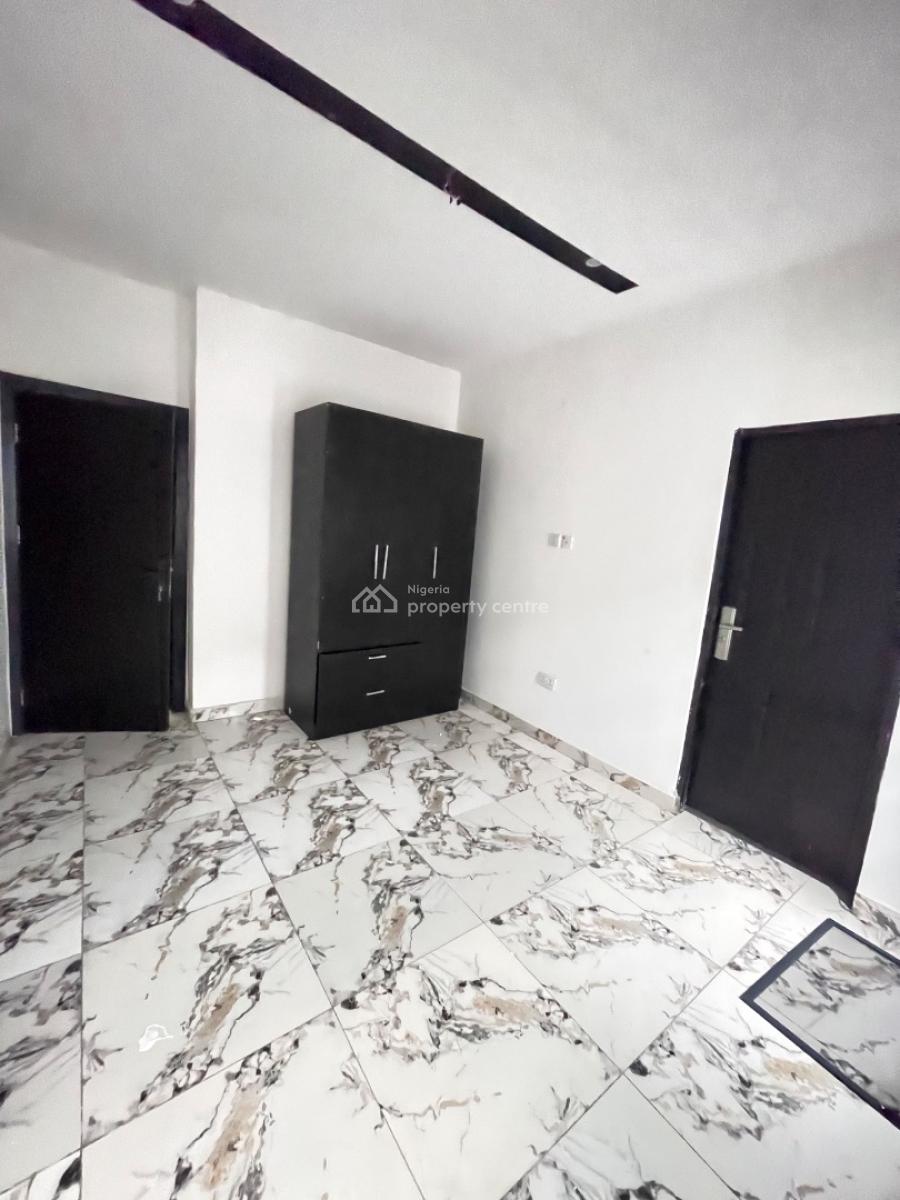 Luxury 3 Bedroom Apartment Upstairs, Sangotedo, Ajah, Lagos, Flat / Apartment for Rent