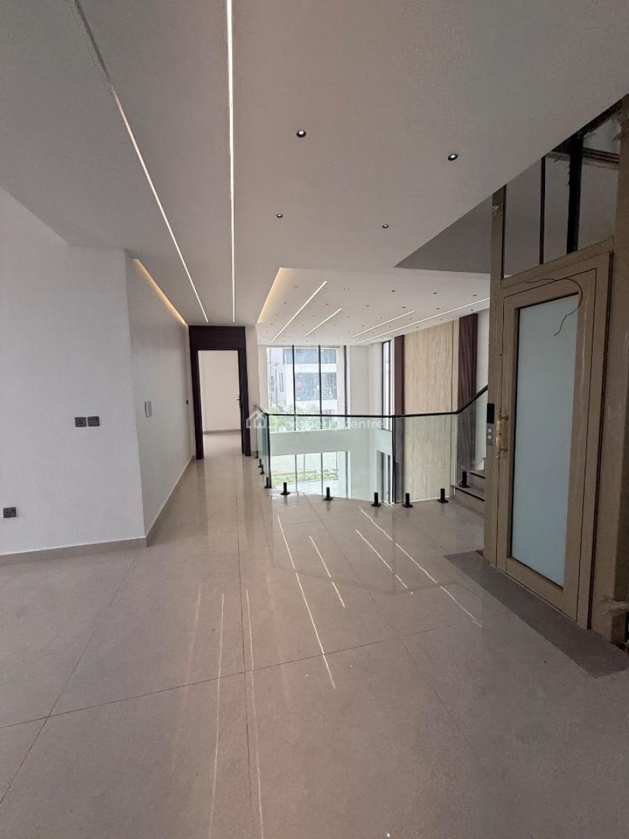 Spacious , Neatly Built Detached Duplex, Lekki Phase 1, Lekki, Lagos, Detached Duplex for Sale