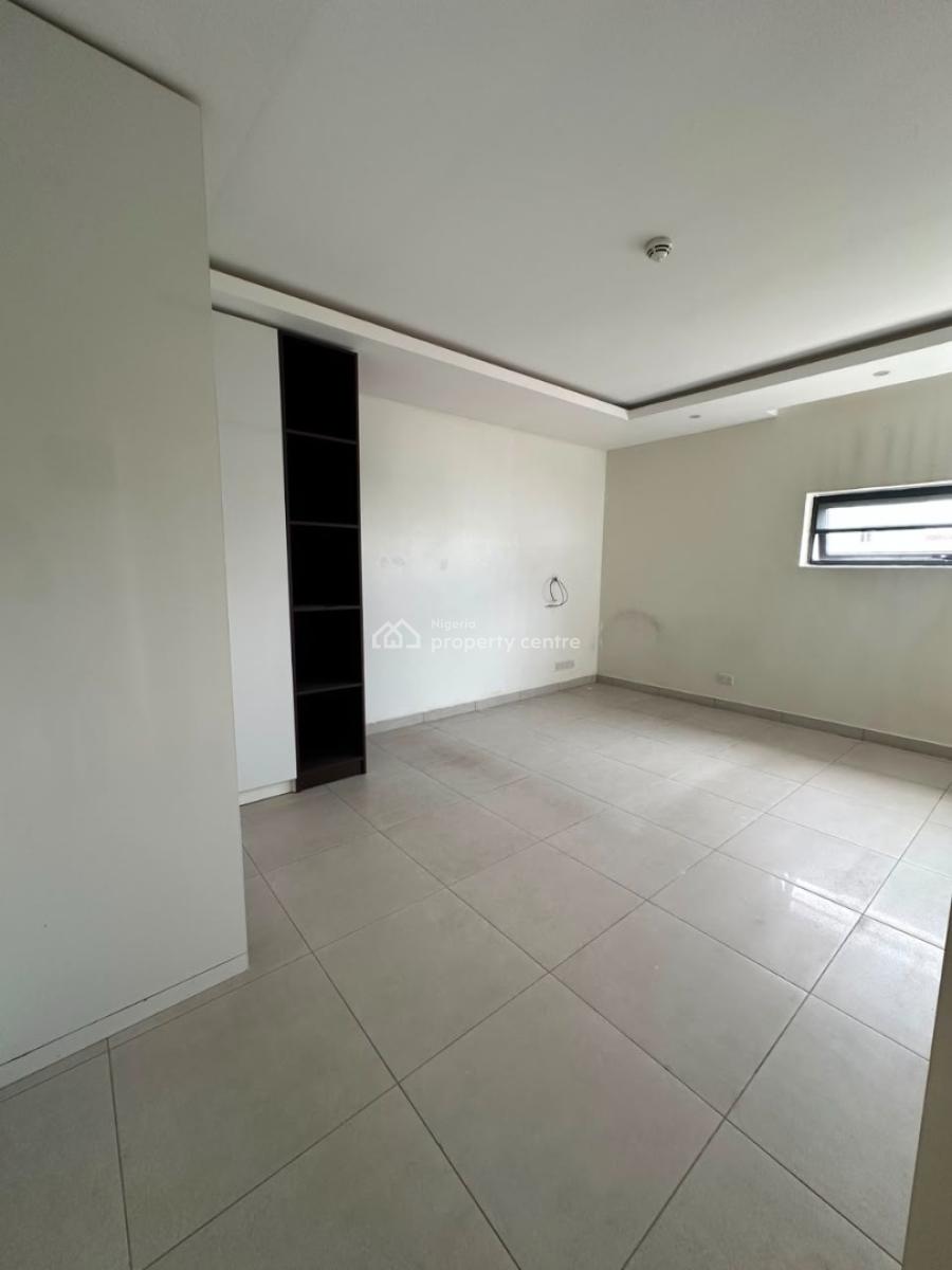 Well-finished Luxury 3-bedroom Apartment on The 2nd Floor with Bq, Banana Island, Ikoyi, Lagos, Flat / Apartment for Rent
