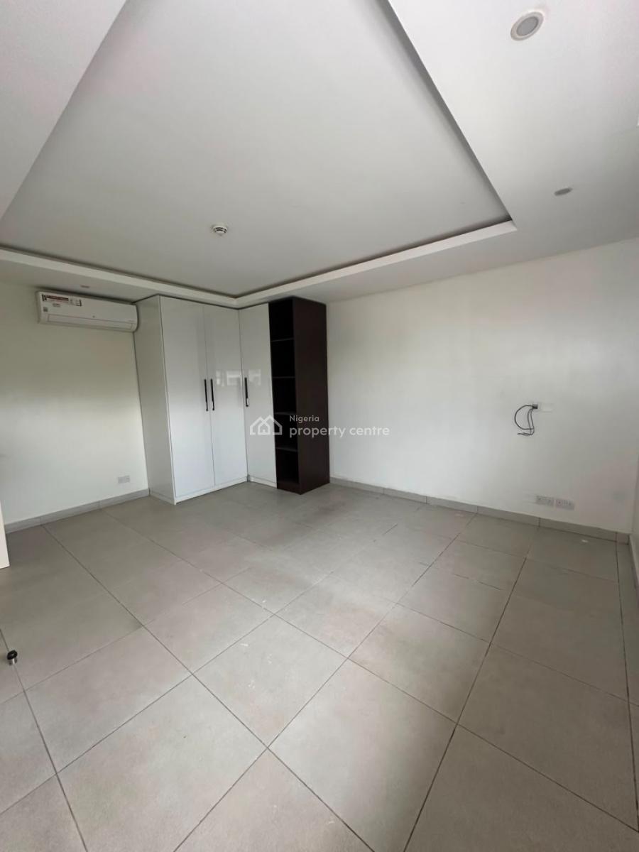 Well-finished Luxury 3-bedroom Apartment on The 2nd Floor with Bq, Banana Island, Ikoyi, Lagos, Flat / Apartment for Rent