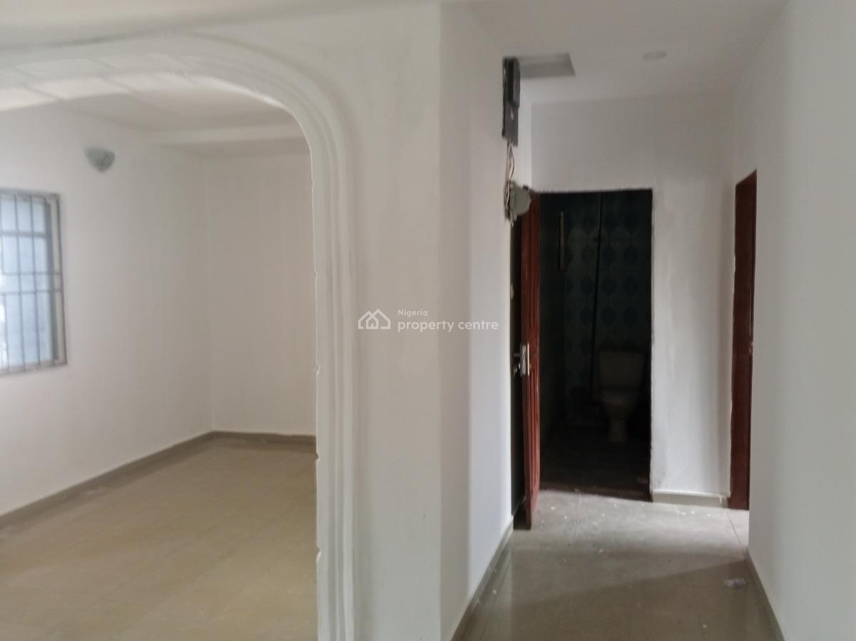 Renovated 3 Bedroom Flat Upstairs, Off Badore Road Estate, Badore, Ajah, Lagos, Flat / Apartment for Rent