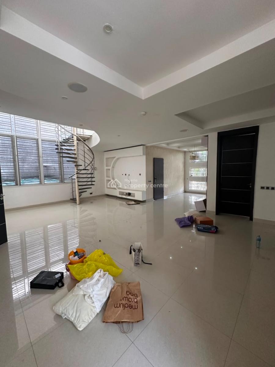 Spacious 5-bedroom Detached House with Inbuilt Service Quarters, Banana Island, Ikoyi, Lagos, Detached Duplex for Rent