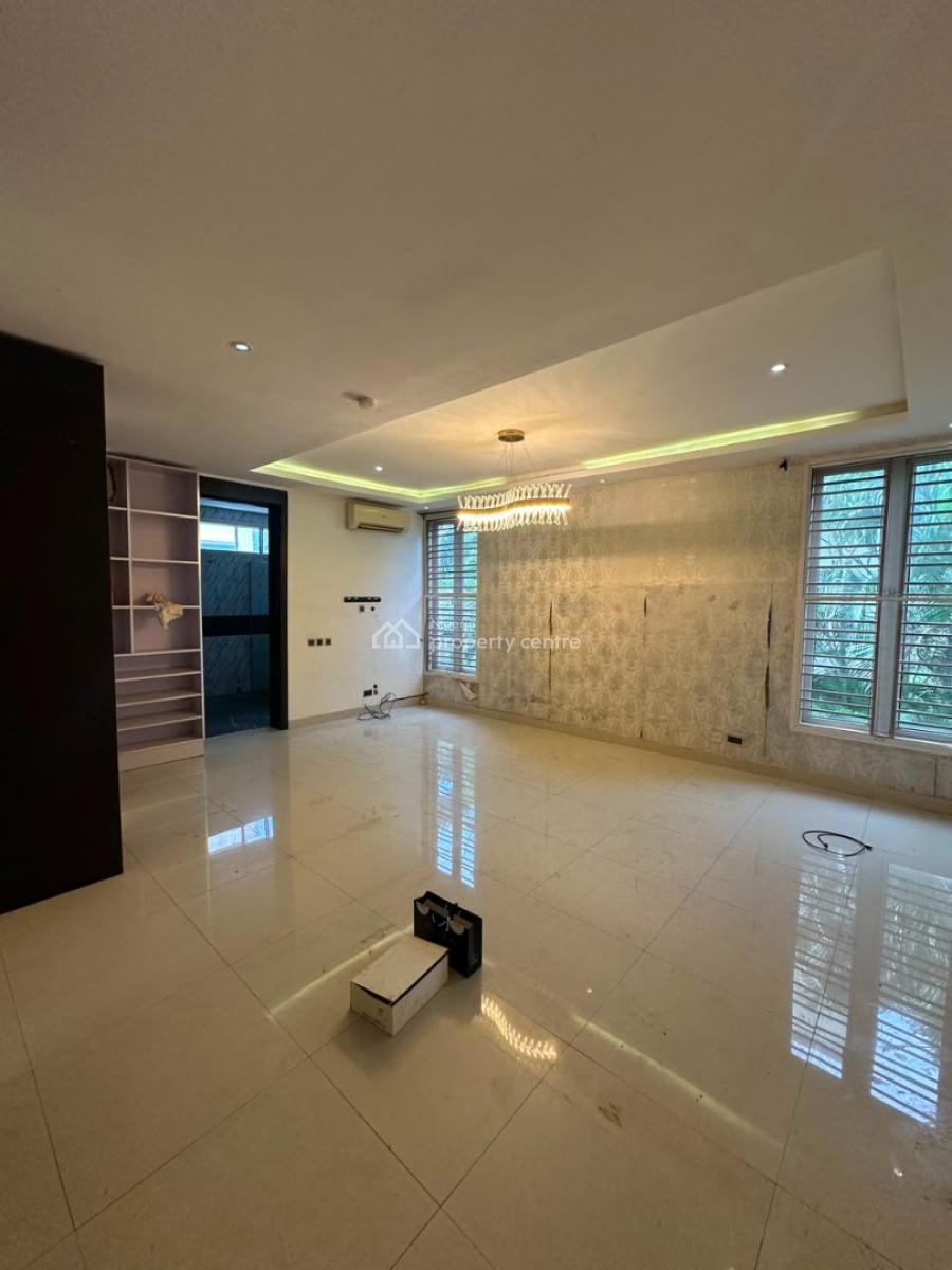 Spacious 5-bedroom Detached House with Inbuilt Service Quarters, Banana Island, Ikoyi, Lagos, Detached Duplex for Rent