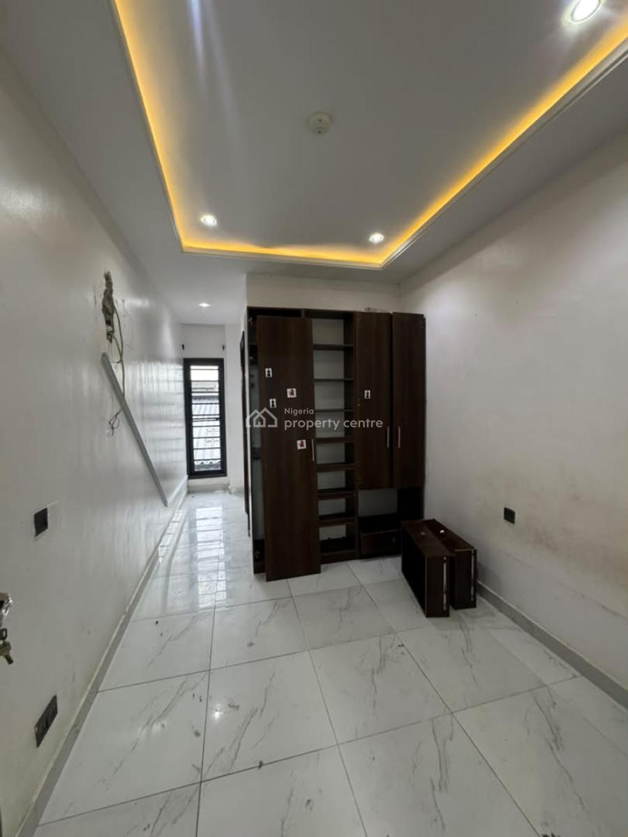 Luxury 2 Bedroom Flat with Excellent Facility, Ologolo, Lekki, Lagos, Flat / Apartment for Rent