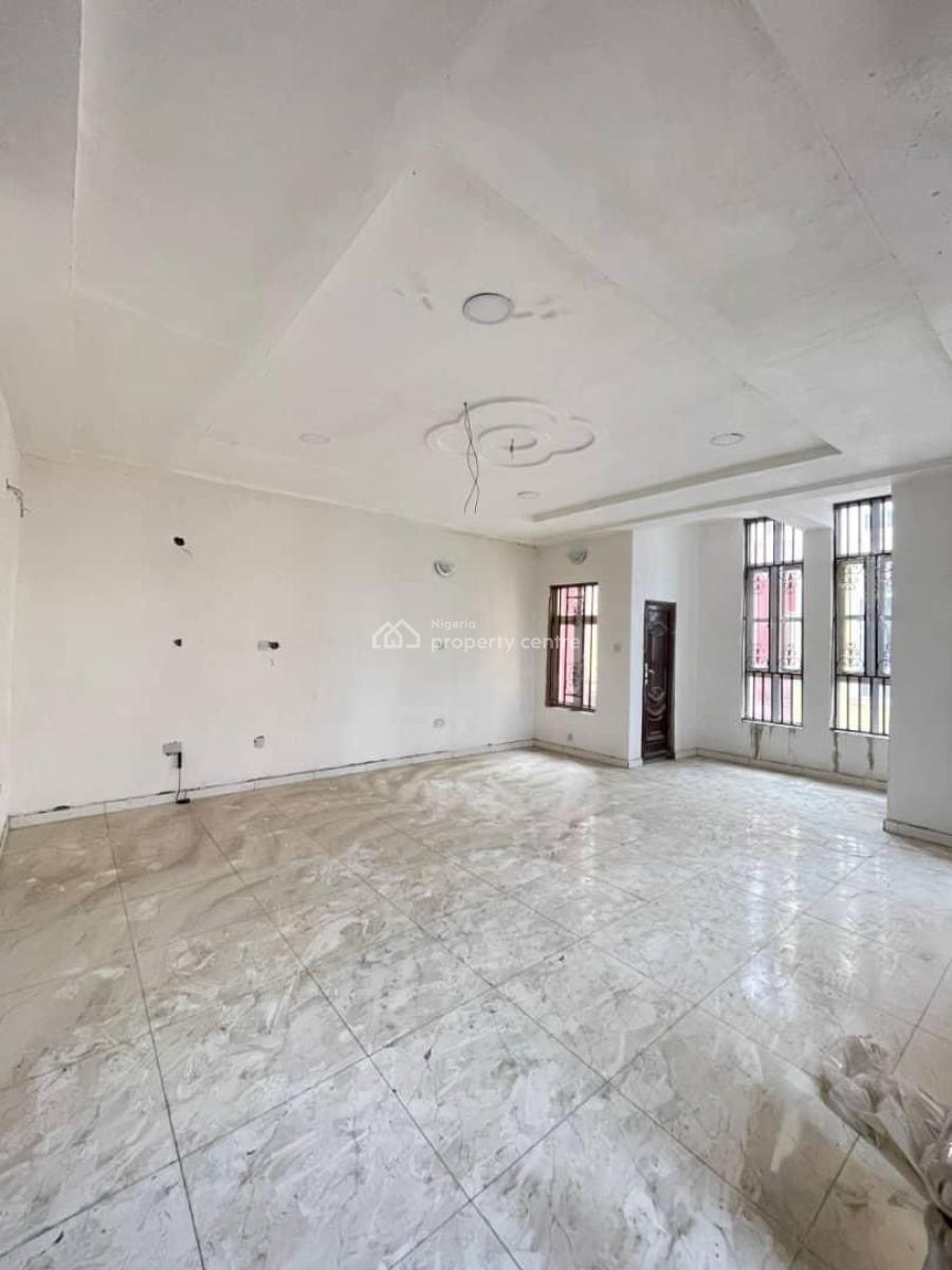 Contemporary 4-bedroom Duplex with Bq, Contemporary 4-bedroom Duplex with Bq in a Secure Location in Yaba, Yaba, Lagos, Terraced Duplex for Sale