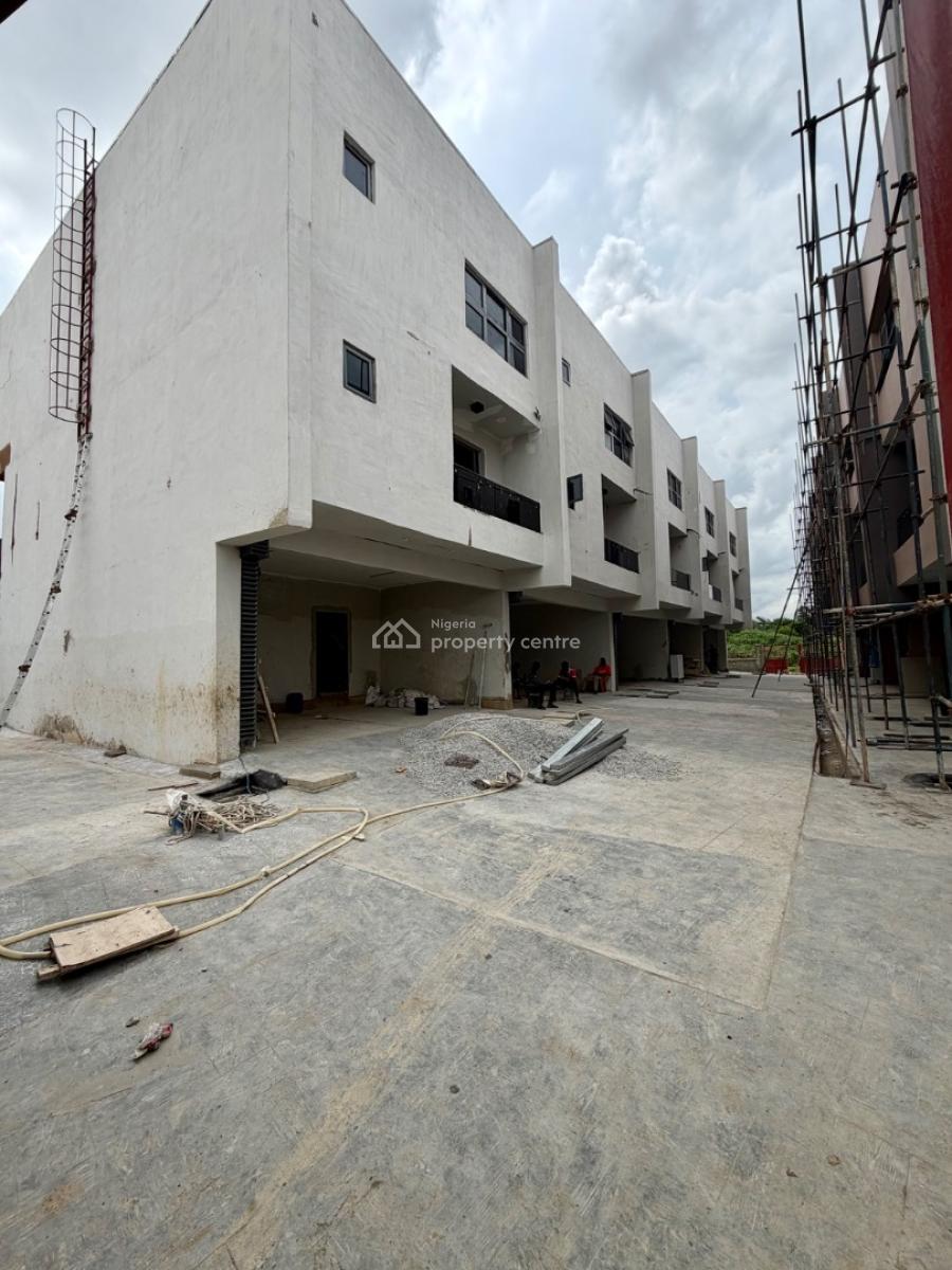 Fully Serviced 4 Bedrooms Terrace - Duplex House + Bq & Solar Inverter, Surulere, Lagos, Terraced Duplex for Sale