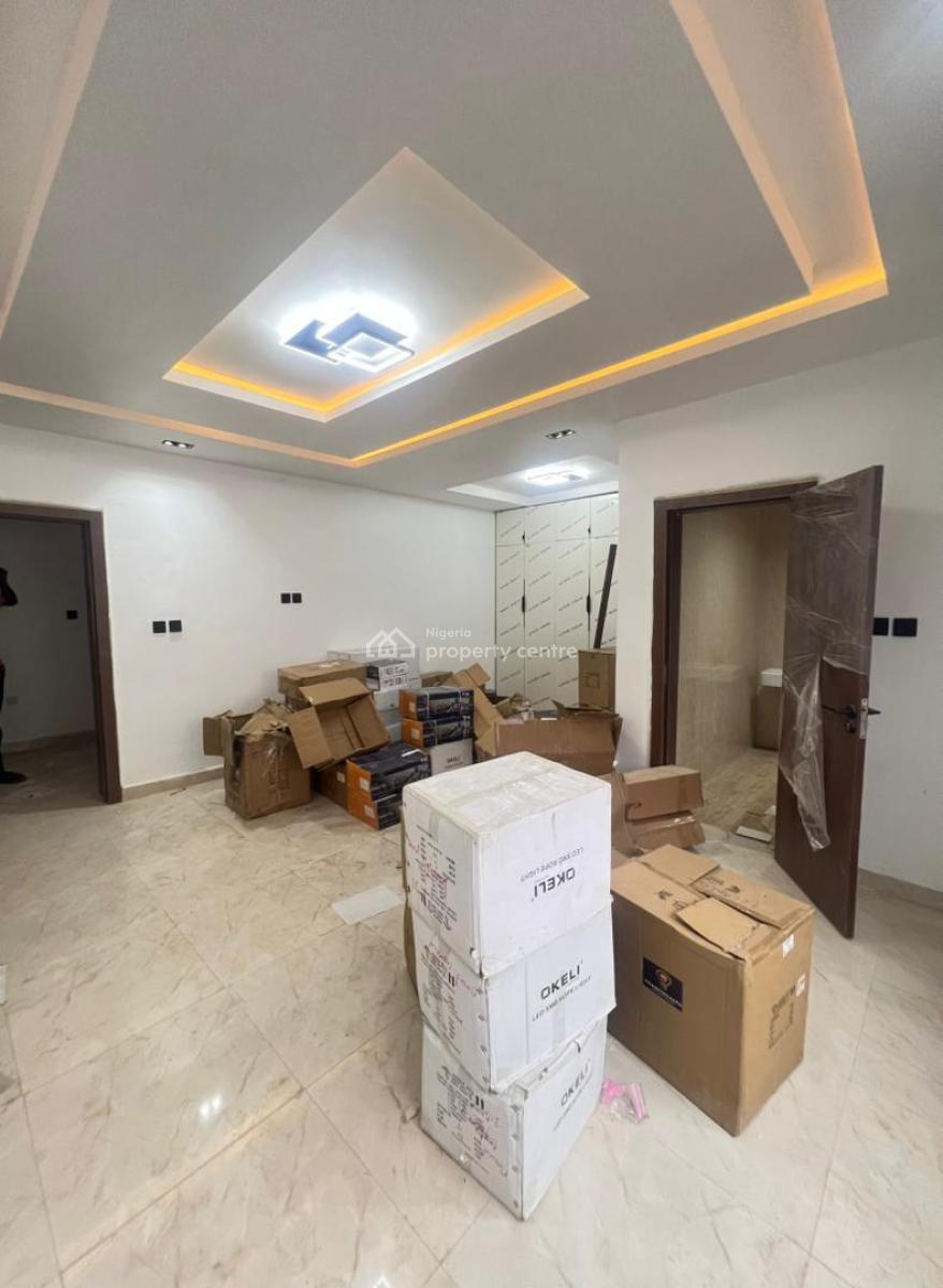 Fully Serviced 4 Bedrooms Terrace - Duplex House + Bq & Solar Inverter, Surulere, Lagos, Terraced Duplex for Sale