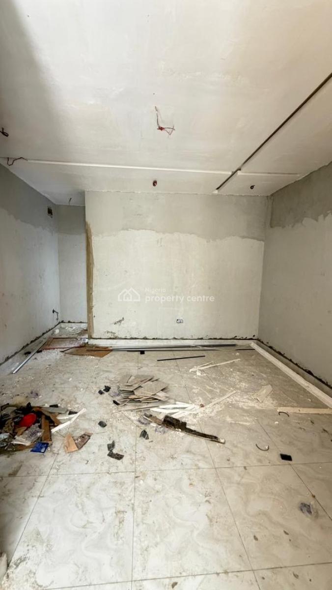 One-bedroom Apartment for Lease, Obanikoro, Obanikoro, Shomolu, Lagos, Mini Flat (room and Parlour) Joint Venture