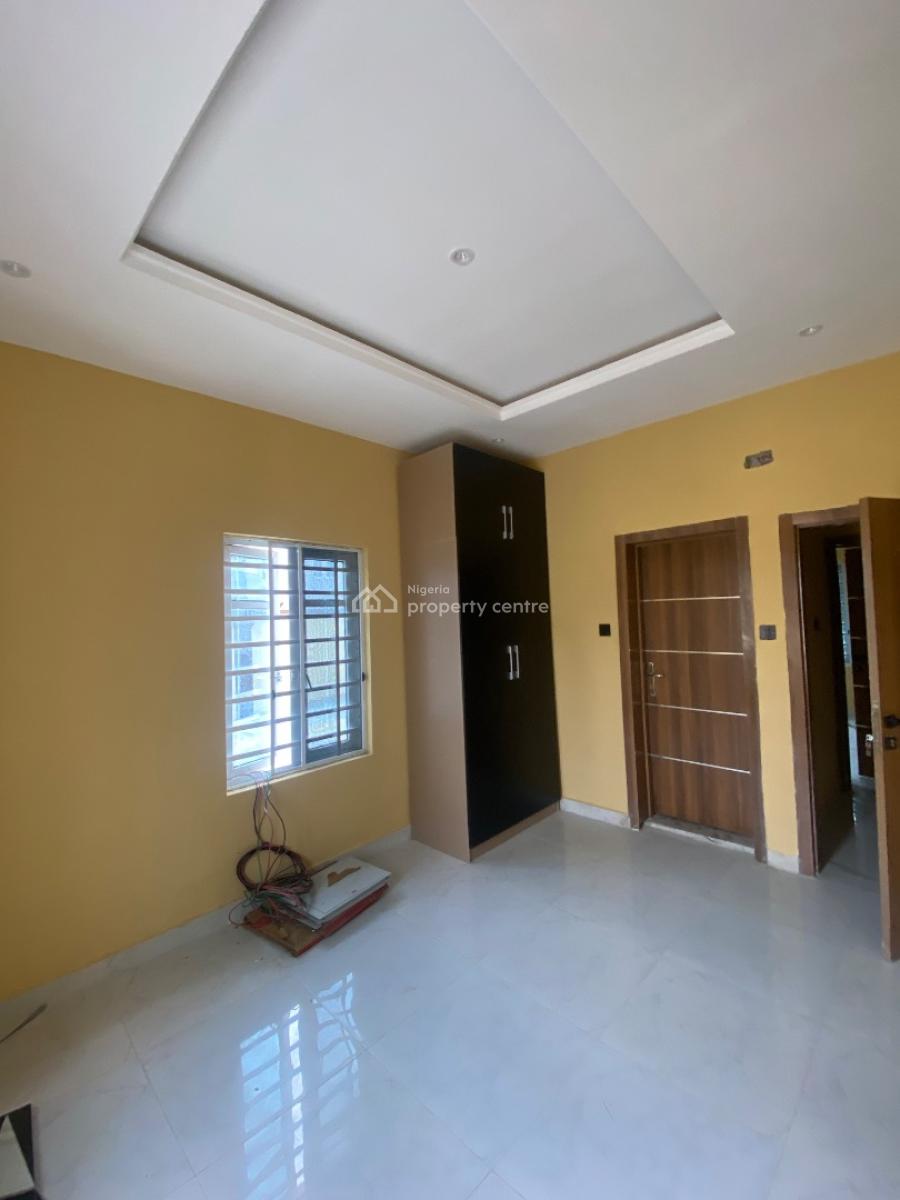 Standard 3 Bedroom Apartment, Grace Ville Apartment After Blenco Supermarket Sangotedo, Ajah, Lagos, Flat / Apartment for Rent