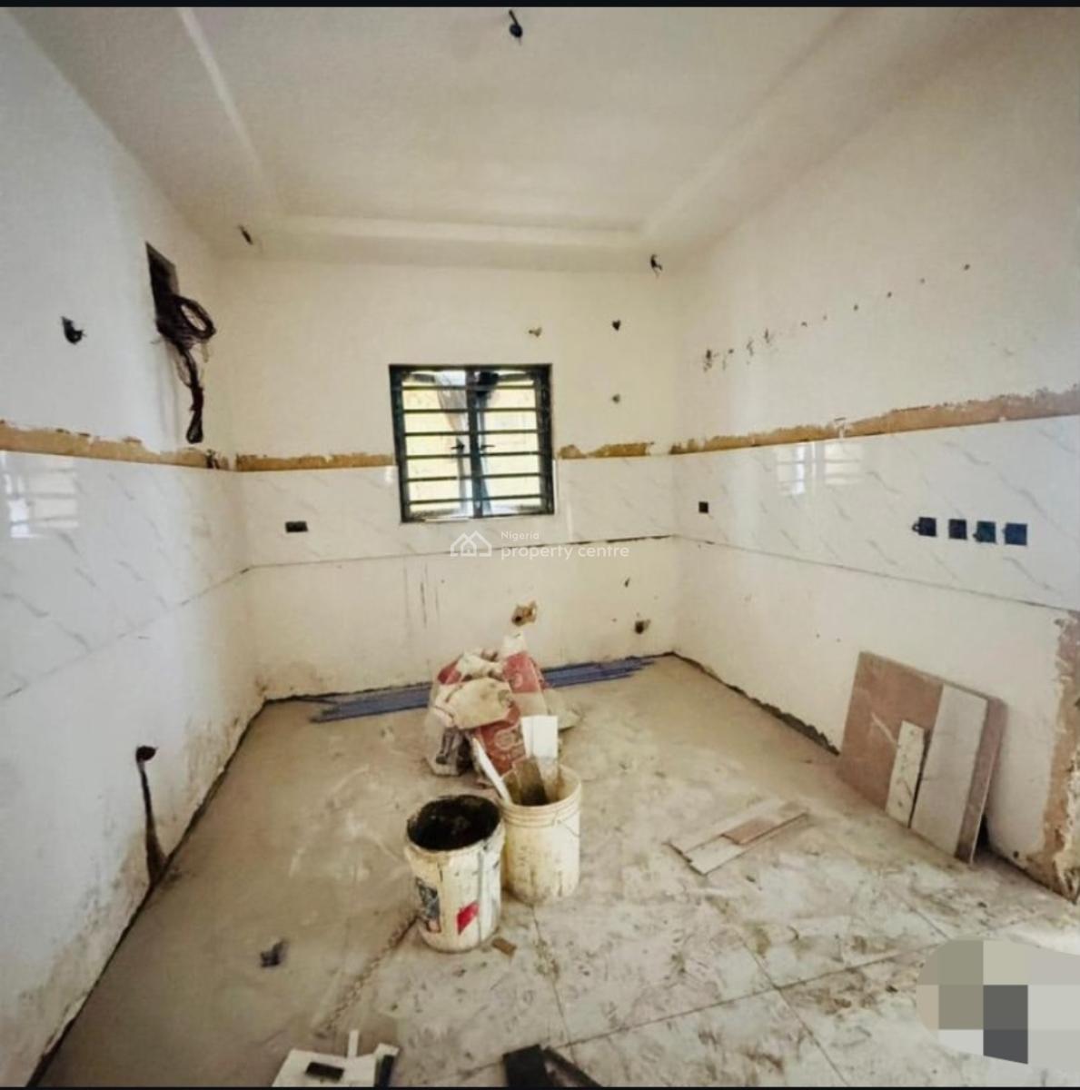 Fantastic 3 Bedroom Apartment, Yaba, Lagos, Block of Flats for Sale