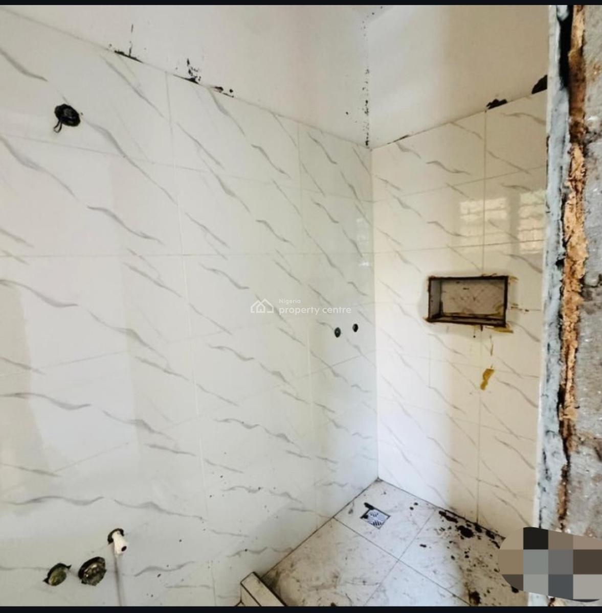 Fantastic 3 Bedroom Apartment, Yaba, Lagos, Block of Flats for Sale