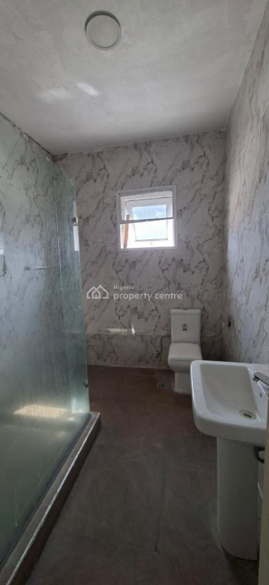 Single Room Shared Apartment with Excellent Service, Lekki Phase 1, Lekki, Lagos, Flat / Apartment for Rent
