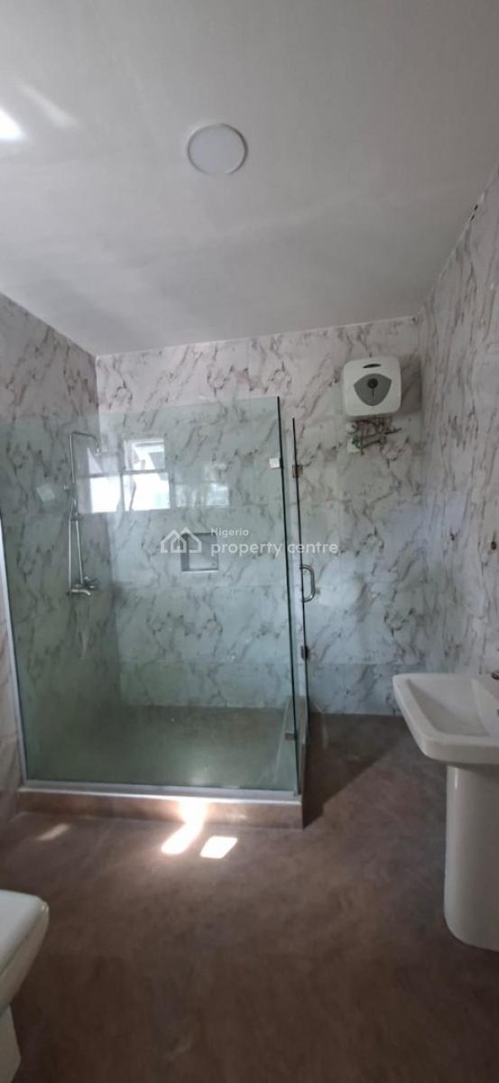 Single Room Shared Apartment with Excellent Service, Lekki Phase 1, Lekki, Lagos, Flat / Apartment for Rent