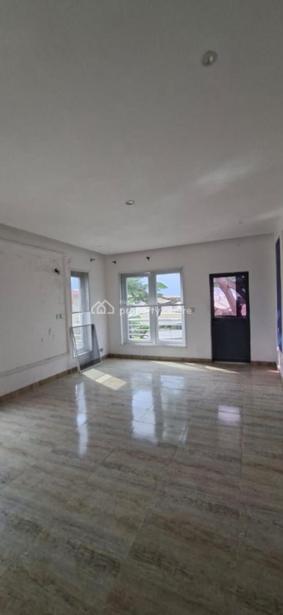 Single Room Shared Apartment with Excellent Service, Lekki Phase 1, Lekki, Lagos, Flat / Apartment for Rent