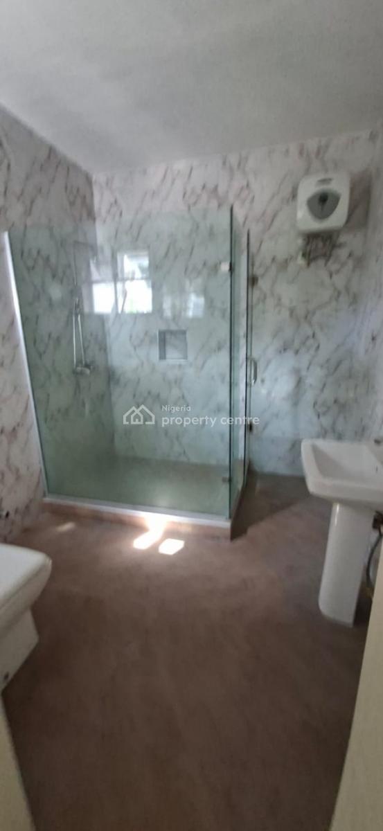Single Room Shared Apartment with Excellent Service, Lekki Phase 1, Lekki, Lagos, Flat / Apartment for Rent