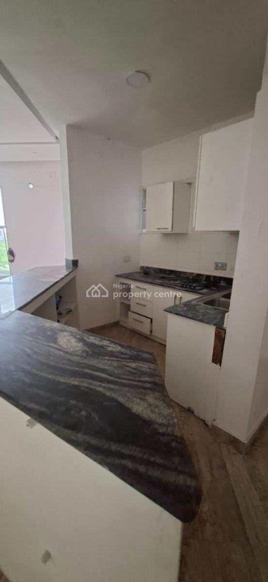 Single Room Shared Apartment with Excellent Service, Lekki Phase 1, Lekki, Lagos, Flat / Apartment for Rent