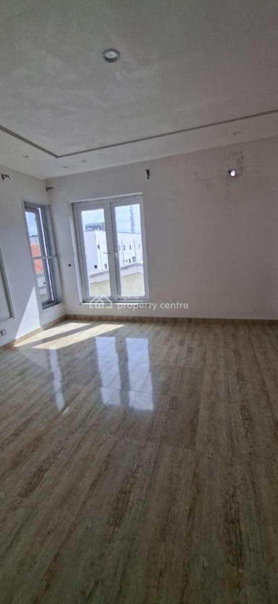 Single Room Shared Apartment with Excellent Service, Lekki Phase 1, Lekki, Lagos, Flat / Apartment for Rent