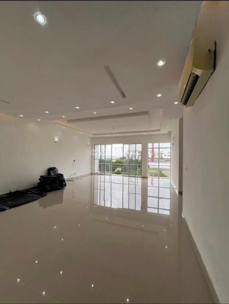 Fully Serviced 3 Bedroom Apartment with Swimming Pool & Gym, Banana Island, Ikoyi, Lagos, Block of Flats for Sale