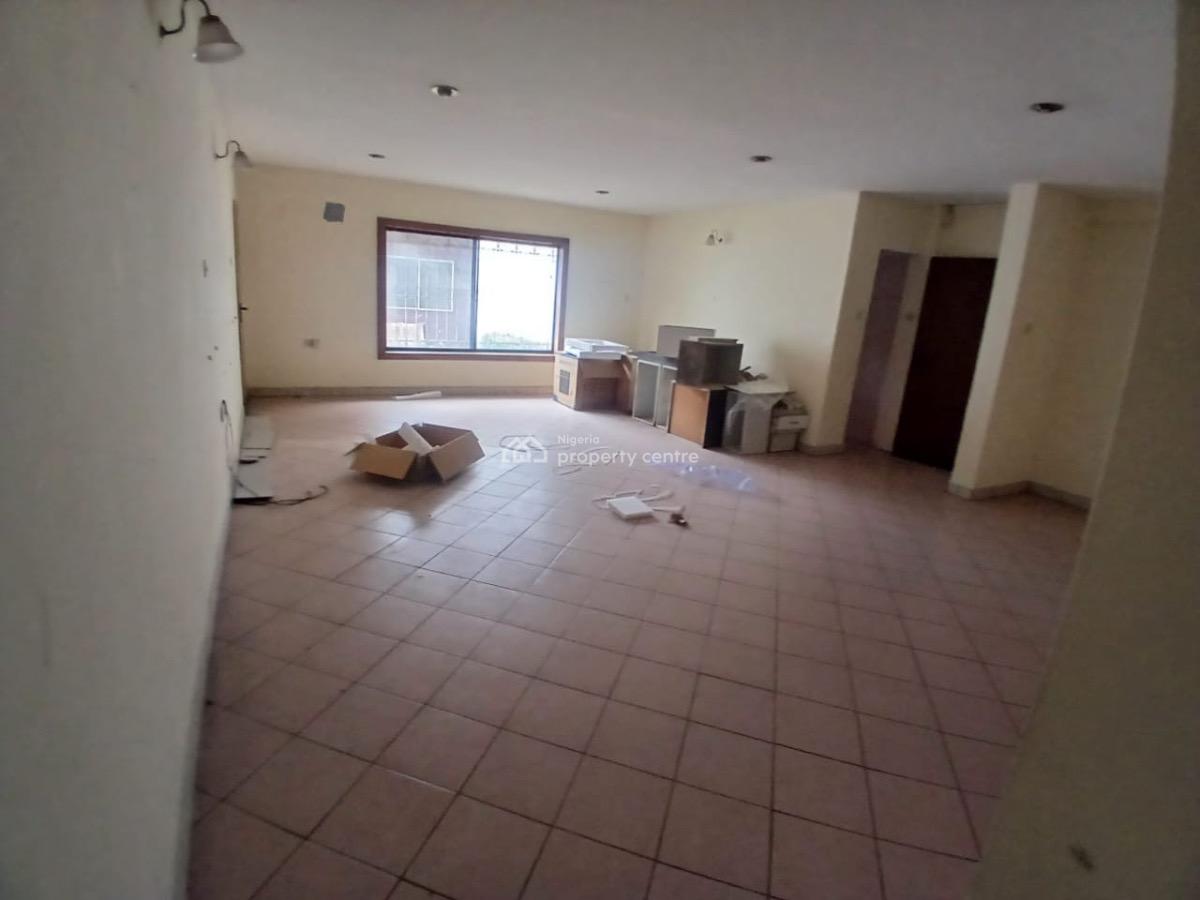 Spacious with a B Q in Premium Environment, Chris Alli Crescent, Abacha Estate, Ikoyi, Lagos, Flat / Apartment for Rent