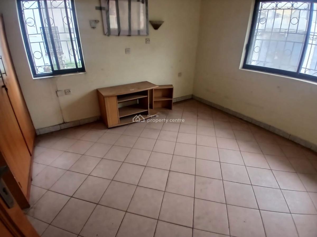 Spacious with a B Q in Premium Environment, Chris Alli Crescent, Abacha Estate, Ikoyi, Lagos, Flat / Apartment for Rent