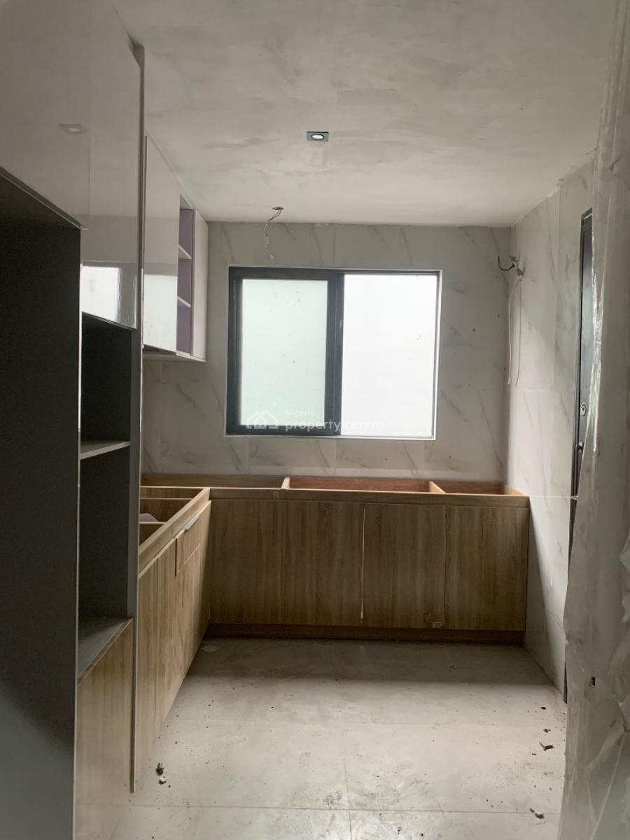 Exquisitely Furnished 2 Bedroom Apartment, Lekki Phase 1, Lekki, Lagos, Flat / Apartment for Sale