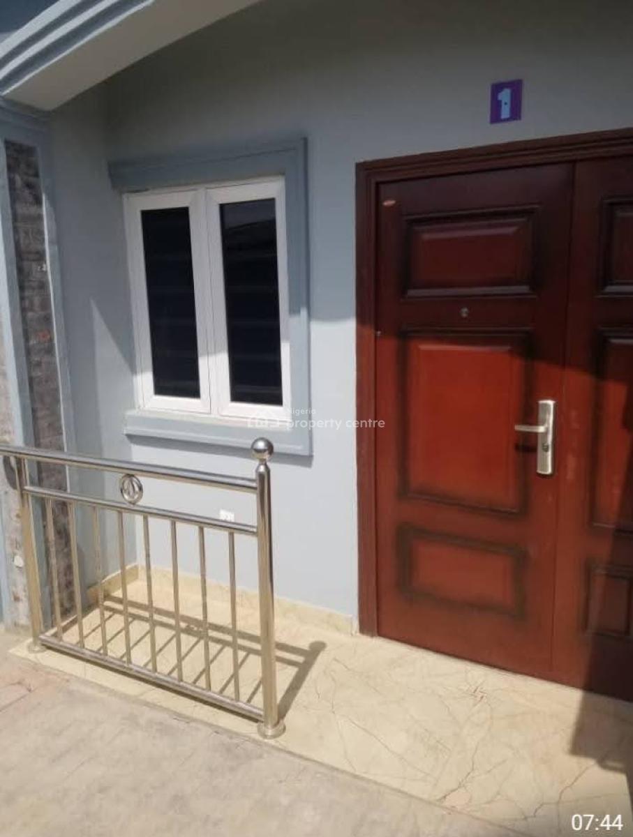 Mini Flat Executive, Off Ashimowu Bakare Street, Itire-ikate, Surulere, Lagos, Mini Flat (room and Parlour) for Rent