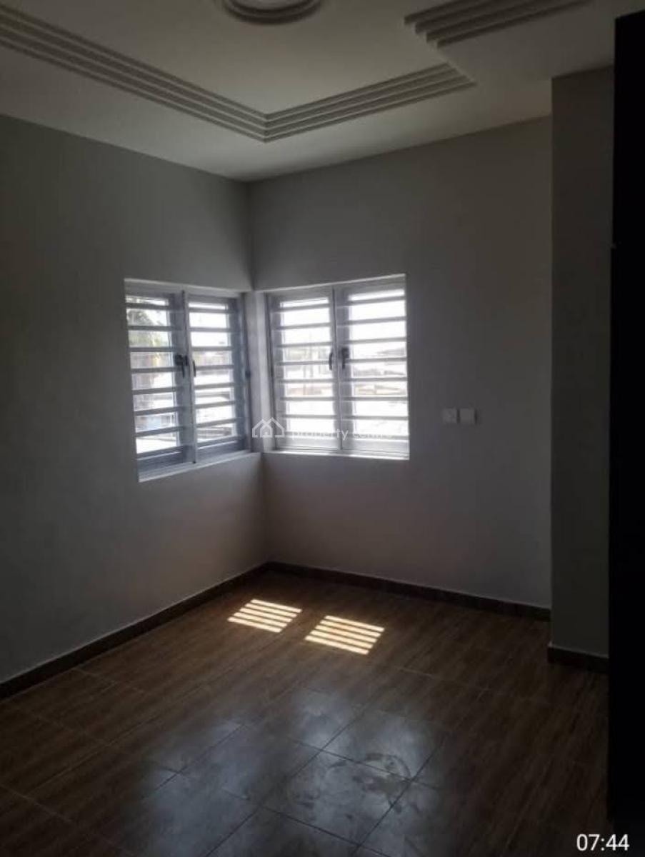 Mini Flat Executive, Off Ashimowu Bakare Street, Itire-ikate, Surulere, Lagos, Mini Flat (room and Parlour) for Rent