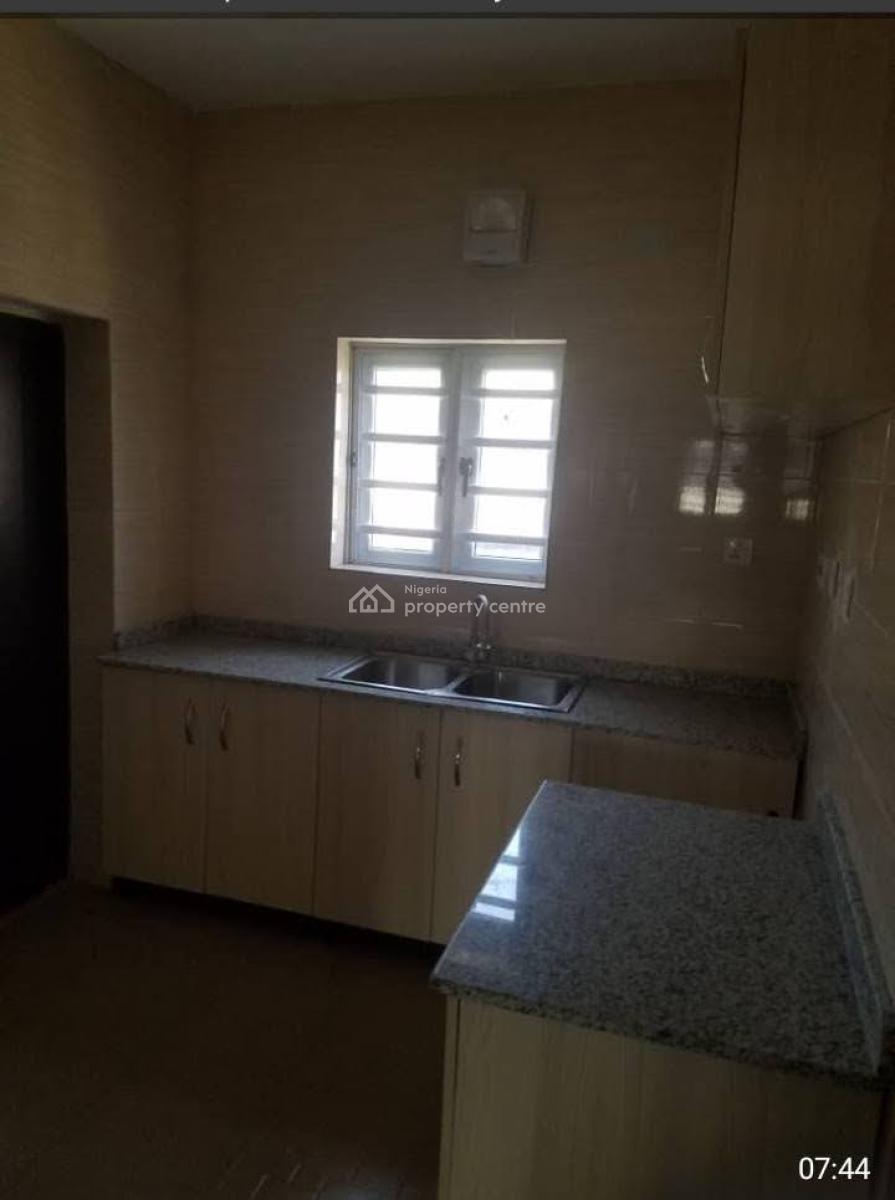 Mini Flat Executive, Off Ashimowu Bakare Street, Itire-ikate, Surulere, Lagos, Mini Flat (room and Parlour) for Rent