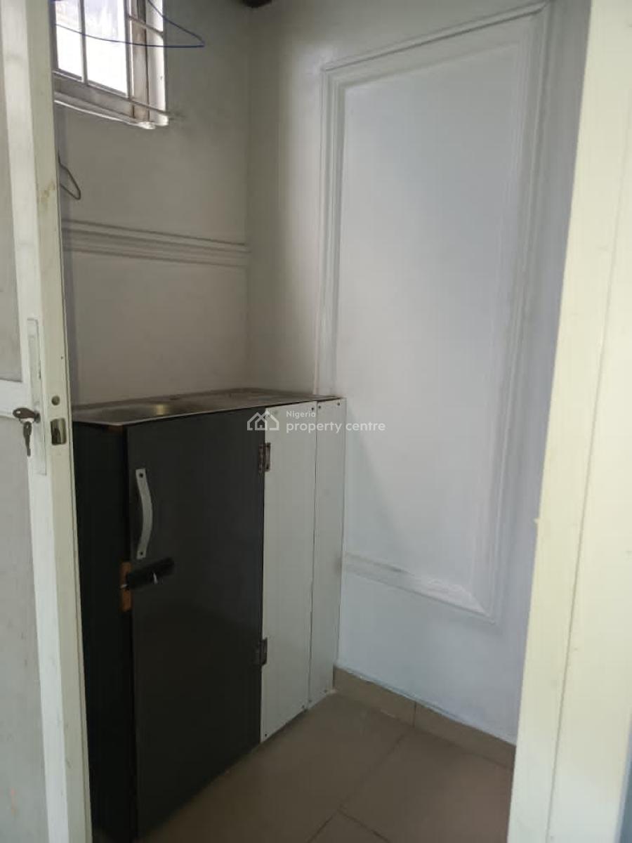 Spacious Single Room Self-contain, Obaoyekan Estate, Lekki Phase 1, Lekki, Lagos, Self Contain (single Rooms) for Rent
