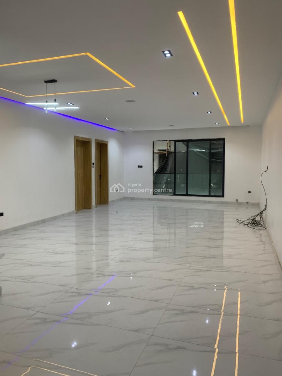 Smart and Elegant  2 Bedroom Apartment with Swimming Pool and Gym, Lekki Phase 1, Lekki, Lagos, Flat / Apartment for Sale