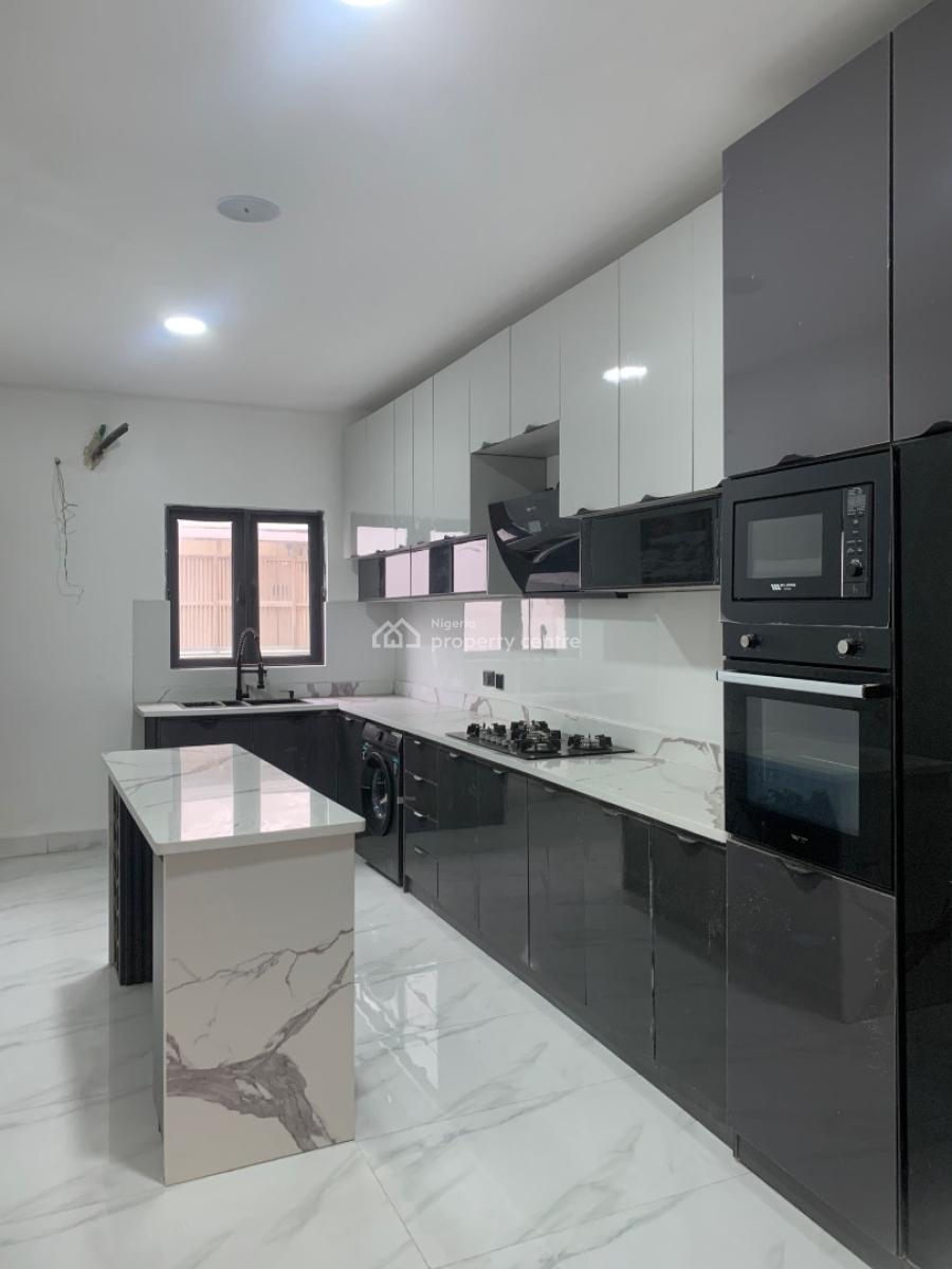 Smart and Elegant  2 Bedroom Apartment with Swimming Pool and Gym, Lekki Phase 1, Lekki, Lagos, Flat / Apartment for Sale