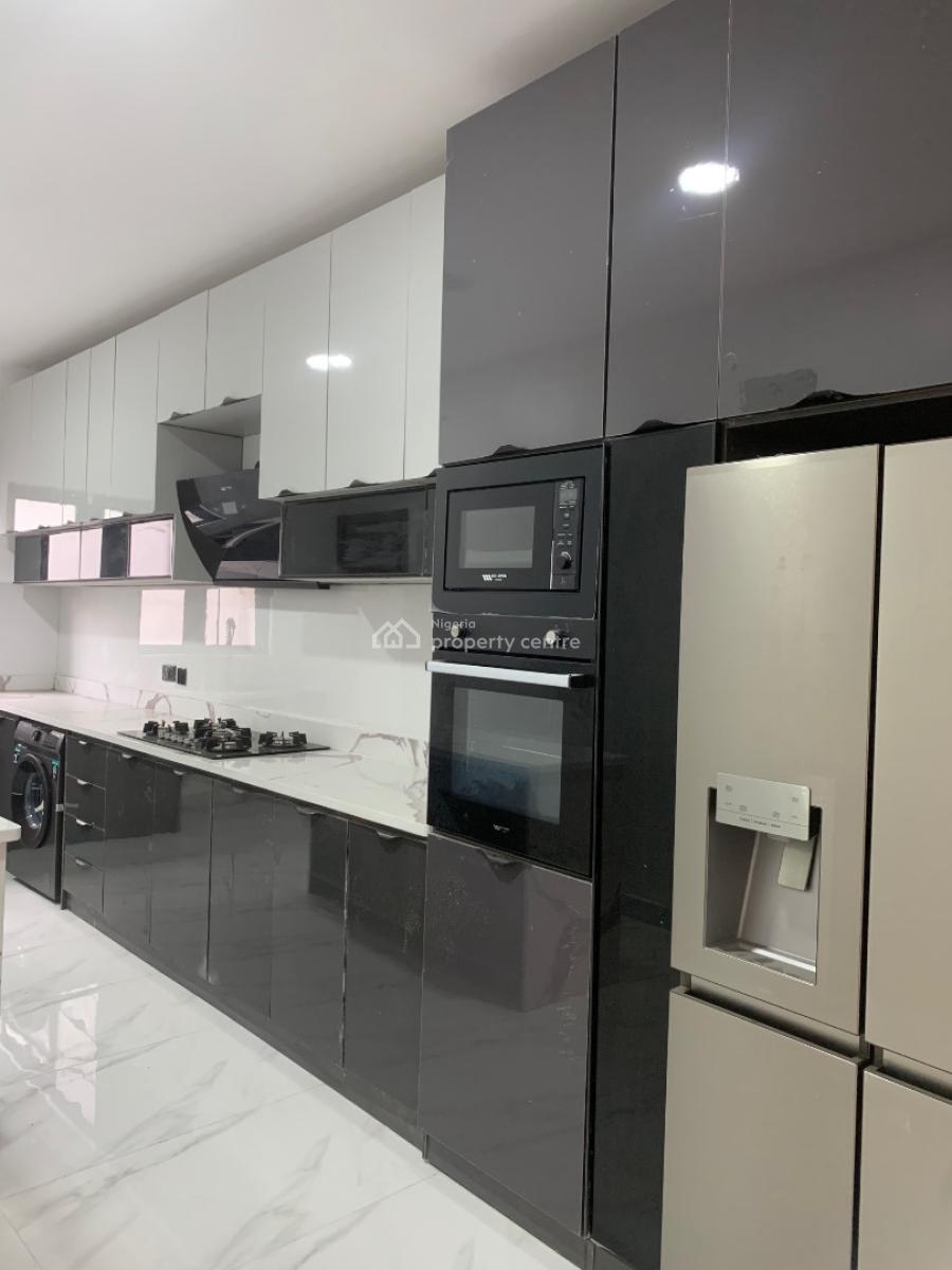 Smart and Elegant  2 Bedroom Apartment with Swimming Pool and Gym, Lekki Phase 1, Lekki, Lagos, Flat / Apartment for Sale